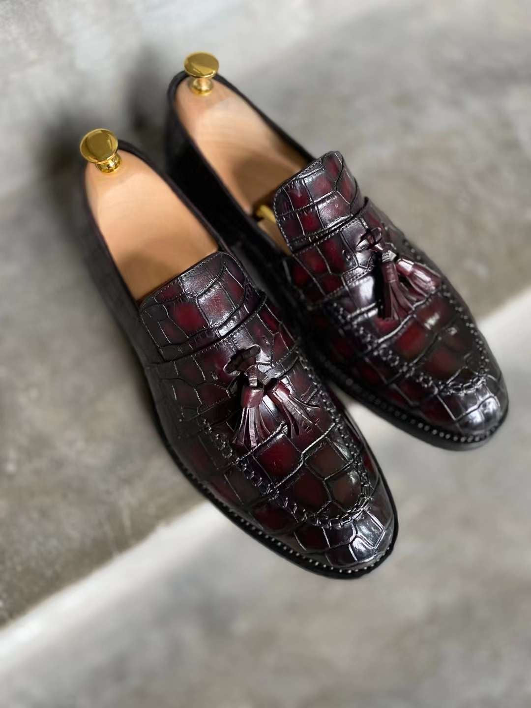 Bordeaux Crocodile Tasseled Loafer - Alexfiveusa