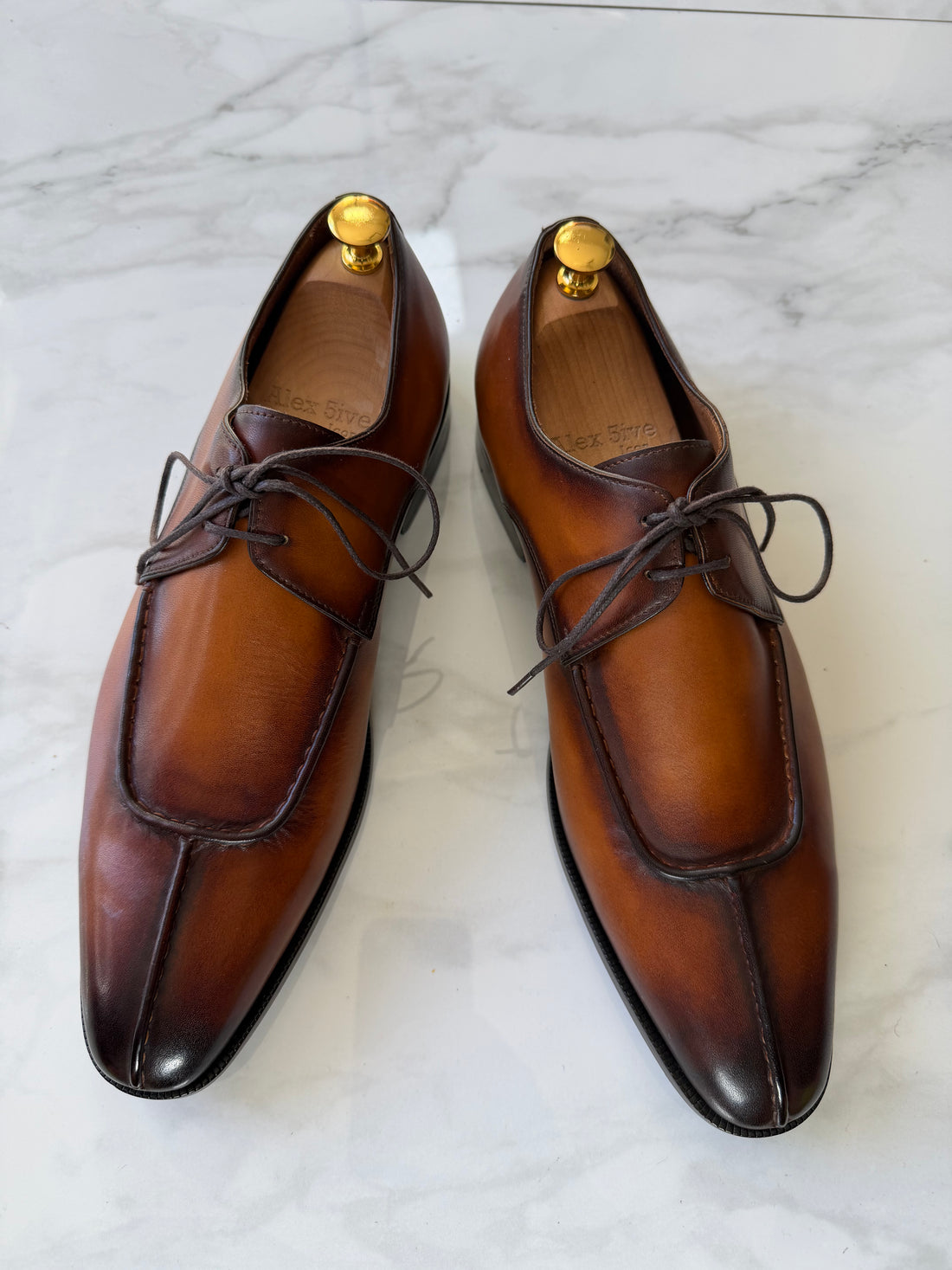 Split-Toe Lace ups