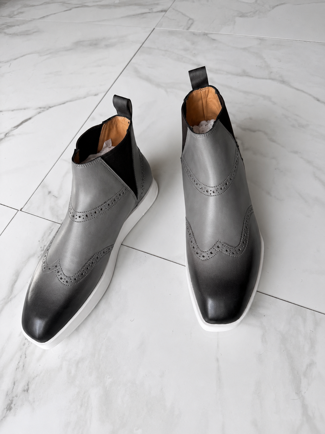 Wingtip Comfy Sole boot Grey with Black Patina
